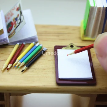 1 Set Mini Creioane Colorate / Tabla de Scris pentru 1/12 Sylvaian Familie casă de Păpuși în Miniatură Studierea Mobilier Camera de Decorare Jucării